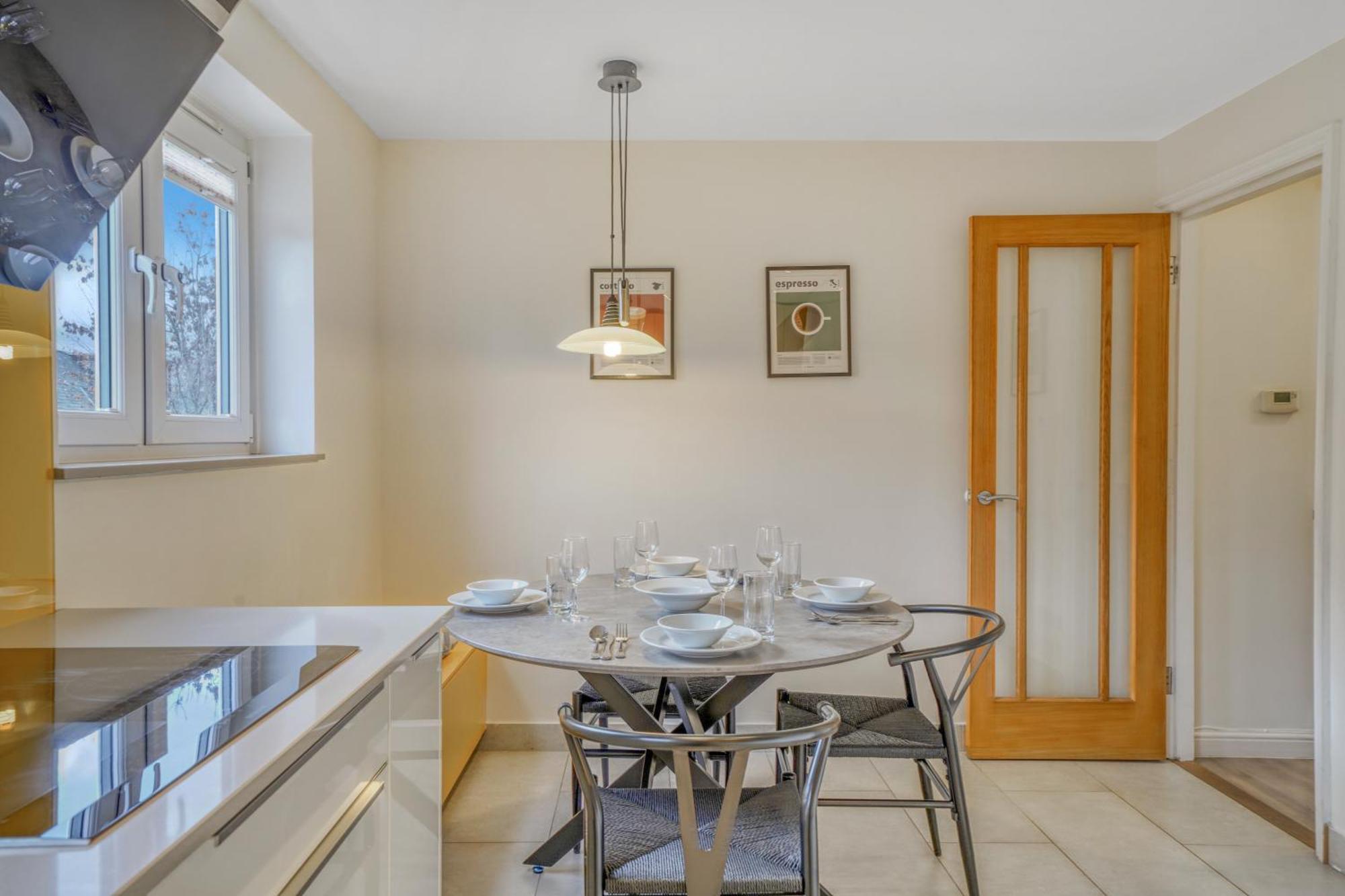 Executive 4 Bedroom Town House In Canada Water Free Wifi & Parking By City Stay Aparts Лондон Экстерьер фото