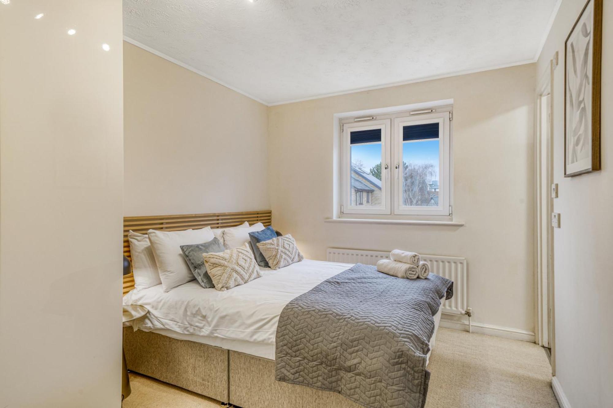 Executive 4 Bedroom Town House In Canada Water Free Wifi & Parking By City Stay Aparts Лондон Экстерьер фото