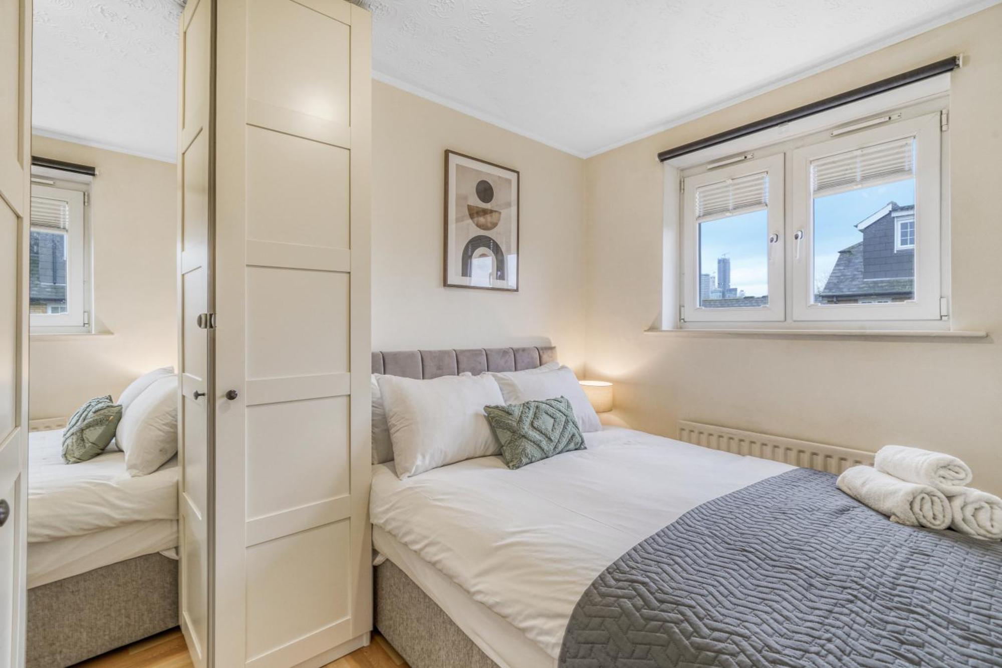 Executive 4 Bedroom Town House In Canada Water Free Wifi & Parking By City Stay Aparts Лондон Экстерьер фото